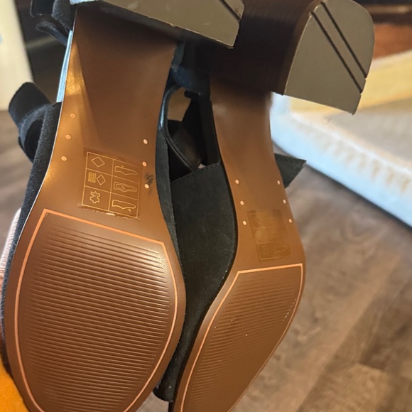 Market & Spruce Navy Strappy Sandals - Picture 3 of 3